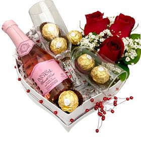 Box coração com espumante Ferrero Rocher e Rosas