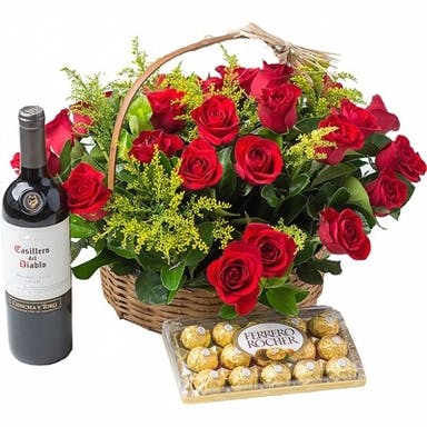 CESTA 18 ROSAS VERMELHAS SAMURAI COM VINHO E CHOCOLATES