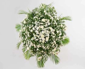 thumb-coroa-de-flores-media-toda-branca-crisantemos-e-rosas-0