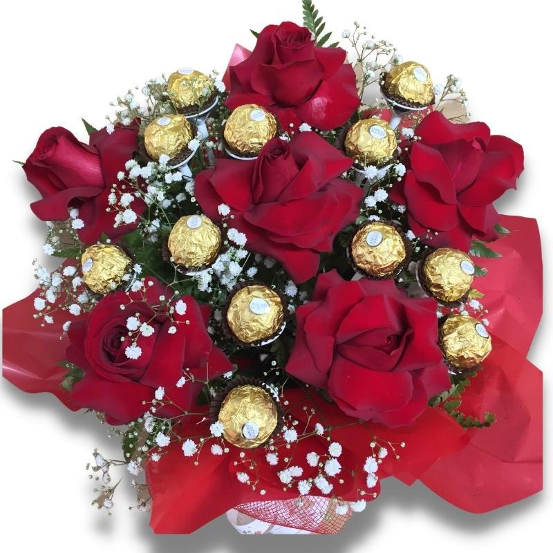 Arranjo com 6 rosas Premium e ferrero rocher NOBLESS