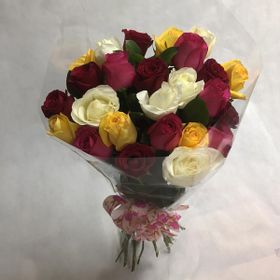 Buquê com 24 rosas coloridas RAMALHETE